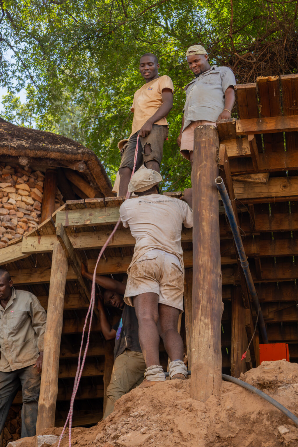 RETURN Africa team rebuilding Pafuri Camp after floods
